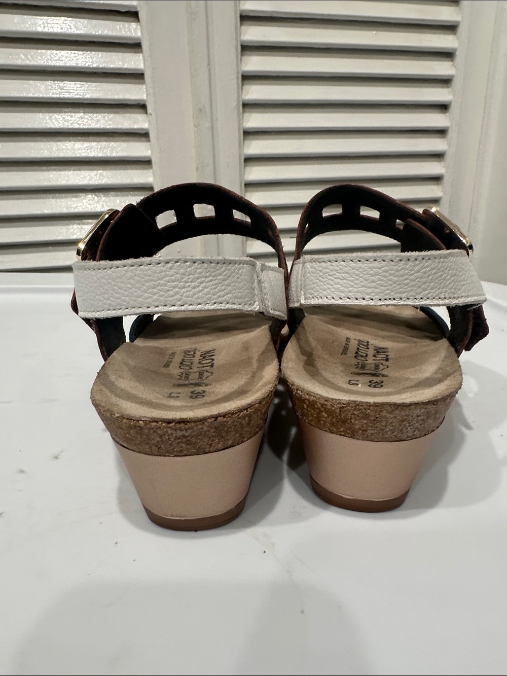 NAOT Dynasty Wedge Sandal size 8 or 39 black brown white leather support - Picture 8 of 9